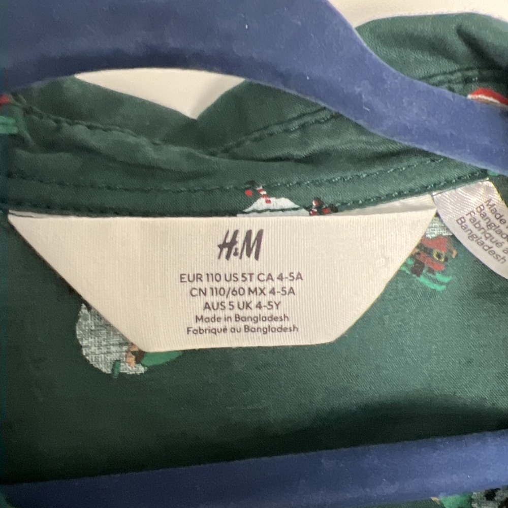 H & M 4-5 Y Christmas Holiday Button‎ Shirt Long Sleeves Santa Elves Candy Canes - Picture 3 of 6